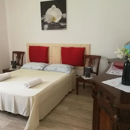 Apartment The Square Orosei