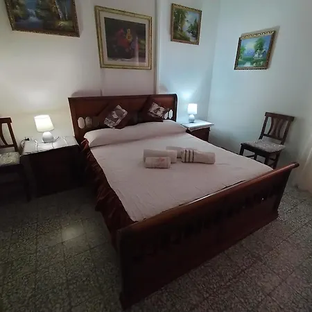 Apartment The Square Orosei